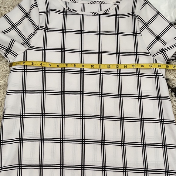 White and black plaid blouse - Picture 4 of 5